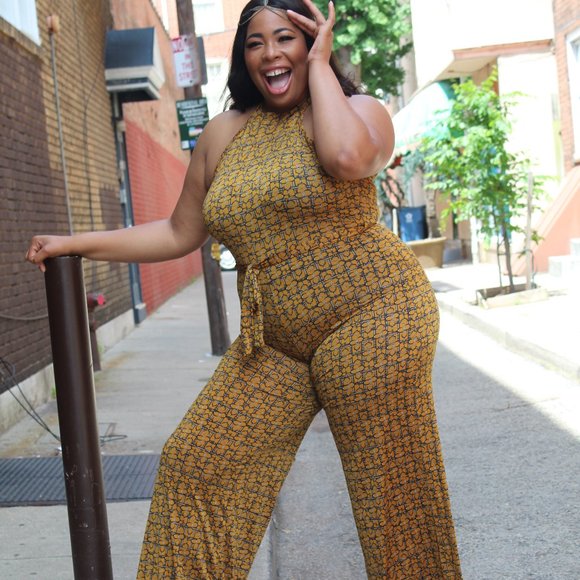 Plus size - Halterneck Jumpsuit - Picture 2 of 3